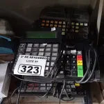 LOTE 323 - 08 TECLADOS PARA CAIXA MARCAS E MODELOS DIVERSOS. (NO ESTADO) ATENÇÃO! FAZER A VISITAÇÃO ANTES DE ARREMATAR, NÃO SABEMOS SE FUNCIONA. LEILÃO NÃO TEM GARANTIA E NEM DEVOLUÇÃO, SUJEITO A POSSÍVEIS AVARIAS VISÍVEIS/OCULTAS E/OU AUSÊNCIA DE COMPONENTES.