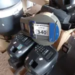 LOTE 340 - 01 LEITOR DE CÓDIGOS DE BARRAS, 05 RELÓGIOS DE PONTO E VÁRIAS ANTENAS DE TV INTERNAS. (NO ESTADO) ATENÇÃO! FAZER A VISITAÇÃO ANTES DE ARREMATAR, NÃO SABEMOS SE FUNCIONA. LEILÃO NÃO TEM GARANTIA E NEM DEVOLUÇÃO, SUJEITO A POSSÍVEIS AVARIAS VISÍVEIS/OCULTAS E/OU AUSÊNCIA DE COMPONENTES.