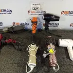 LOTE 321 - 03 SECADORES DE CABELO E 02 ESCOVAS ROTATIVAS. (NO ESTADO) ATENÇÃO! FAZER A VISITAÇÃO ANTES DE ARREMATAR, NÃO SABEMOS SE FUNCIONA. LEILÃO NÃO TEM GARANTIA E NEM DEVOLUÇÃO, SUJEITO A POSSÍVEIS AVARIAS VISÍVEIS/OCULTAS E/OU AUSÊNCIA DE COMPONENTES.