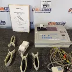 LOTE 231 - 01 ELETROCARDIÓGRAFO. (NO ESTADO) ATENÇÃO! FAZER A VISITAÇÃO ANTES DE ARREMATAR, NÃO SABEMOS SE FUNCIONA. LEILÃO NÃO TEM GARANTIA E NEM DEVOLUÇÃO, SUJEITO A POSSÍVEIS AVARIAS VISÍVEIS/OCULTAS E/OU AUSÊNCIA DE COMPONENTES.