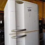LOTE 334 - 01 GELADEIRA FROST FREE DF 34 MARCA ELECTROLUX 127V. (NO ESTADO) ATENÇÃO! FAZER A VISITAÇÃO ANTES DE ARREMATAR, NÃO SABEMOS SE FUNCIONA. LEILÃO NÃO TEM GARANTIA E NEM DEVOLUÇÃO, SUJEITO A POSSÍVEIS AVARIAS VISÍVEIS/OCULTAS E/OU AUSÊNCIA DE COMPONENTES.