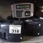 LOTE 318 - 05 RELÓGIOS DE PONTO MARCAS E MODELOS DIVERSOS. (NO ESTADO) ATENÇÃO! FAZER A VISITAÇÃO ANTES DE ARREMATAR, NÃO SABEMOS SE FUNCIONA. LEILÃO NÃO TEM GARANTIA E NEM DEVOLUÇÃO, SUJEITO A POSSÍVEIS AVARIAS VISÍVEIS/OCULTAS E/OU AUSÊNCIA DE COMPONENTES.