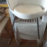 LOTE 487 - 12 CADEIRAS DE PLÁSTICO SENDO 01 COM BASE DE FERRO CROMADO. (NO ESTADO) ATENÇÃO! FAZER A VISITAÇÃO ANTES DE ARREMATAR, NÃO SABEMOS SE FUNCIONA. LEILÃO NÃO TEM GARANTIA E NEM DEVOLUÇÃO, SUJEITO A POSSÍVEIS AVARIAS VISÍVEIS/OCULTAS E/OU AUSÊNCIA DE COMPONENTES.