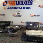 LOTE 377 - 02 CENTRAIS MULTIMÍDIA, 01 APARELHO DE SOM AUTOMOTIVO E 02 ALTO-FALANTES MARCAS E MODELOS DIVERSOS. (NO ESTADO) ATENÇÃO! FAZER A VISITAÇÃO ANTES DE ARREMATAR, NÃO SABEMOS SE FUNCIONA. LEILÃO NÃO TEM GARANTIA E NEM DEVOLUÇÃO, SUJEITO A POSSÍVEIS AVARIAS VISÍVEIS/OCULTAS E/OU AUSÊNCIA DE COMPONENTES.
