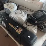 LOTE 193 - 10 APARELHOS DE SOM MARCAS E MODELOS DIVERSOS COM AVARIAS. (NO ESTADO) ATENÇÃO! FAZER A VISITAÇÃO ANTES DE ARREMATAR, NÃO SABEMOS SE FUNCIONA. LEILÃO NÃO TEM GARANTIA E NEM DEVOLUÇÃO, SUJEITO A POSSÍVEIS AVARIAS VISÍVEIS/OCULTAS E/OU AUSÊNCIA DE COMPONENTES.