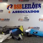 LOTE 369 - 01 ESMERILHADEIRA ANGULAR 500W 220V. (NO ESTADO) ATENÇÃO! FAZER A VISITAÇÃO ANTES DE ARREMATAR, NÃO SABEMOS SE FUNCIONA. LEILÃO NÃO TEM GARANTIA E NEM DEVOLUÇÃO, SUJEITO A POSSÍVEIS AVARIAS VISÍVEIS/OCULTAS E/OU AUSÊNCIA DE COMPONENTES.