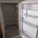 LOTE 305 - 01 GELADEIRA MARCA CÔNSUL 220V. (NO ESTADO) ATENÇÃO! FAZER A VISITAÇÃO ANTES DE ARREMATAR, NÃO SABEMOS SE FUNCIONA. LEILÃO NÃO TEM GARANTIA E NEM DEVOLUÇÃO, SUJEITO A POSSÍVEIS AVARIAS VISÍVEIS/OCULTAS E/OU AUSÊNCIA DE COMPONENTES.