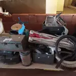 LOTE 458 - 01 LOTE COM GRANDE QUANTIDADE DE MATERIAIS DIVERSOS. (NO ESTADO) ATENÇÃO! FAZER A VISITAÇÃO ANTES DE ARREMATAR, NÃO SABEMOS SE FUNCIONA. LEILÃO NÃO TEM GARANTIA E NEM DEVOLUÇÃO, SUJEITO A POSSÍVEIS AVARIAS VISÍVEIS/OCULTAS E/OU AUSÊNCIA DE COMPONENTES.