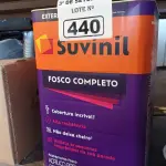 LOTE 440 - 01 LATA DE TINTA SUVINIL INTERIORES /EXTERIORES SEM CHEIRO 18L NA COR FOSCO BRANCO NEVE. (NO ESTADO) ATENÇÃO! FAZER A VISITAÇÃO ANTES DE ARREMATAR, NÃO SABEMOS SE FUNCIONA. LEILÃO NÃO TEM GARANTIA E NEM DEVOLUÇÃO, SUJEITO A POSSÍVEIS AVARIAS VISÍVEIS/OCULTAS E/OU AUSÊNCIA DE COMPONENTES.