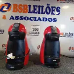 LOTE 390 - 02 CAFETEIRAS DOLCE GUSTO. (NO ESTADO) ATENÇÃO! FAZER A VISITAÇÃO ANTES DE ARREMATAR, NÃO SABEMOS SE FUNCIONA. LEILÃO NÃO TEM GARANTIA E NEM DEVOLUÇÃO, SUJEITO A POSSÍVEIS AVARIAS VISÍVEIS/OCULTAS E/OU AUSÊNCIA DE COMPONENTES.