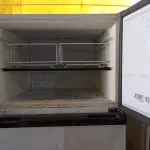 LOTE 302 - 01 GELADEIRA MARCA CÔNSUL 220V. (NO ESTADO) ATENÇÃO! FAZER A VISITAÇÃO ANTES DE ARREMATAR, NÃO SABEMOS SE FUNCIONA. LEILÃO NÃO TEM GARANTIA E NEM DEVOLUÇÃO, SUJEITO A POSSÍVEIS AVARIAS VISÍVEIS/OCULTAS E/OU AUSÊNCIA DE COMPONENTES.