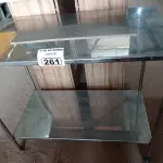 LOTE 261 - 01 MESINHA EM INOX. (NO ESTADO) ATENÇÃO! FAZER A VISITAÇÃO ANTES DE ARREMATAR, NÃO SABEMOS SE FUNCIONA. LEILÃO NÃO TEM GARANTIA E NEM DEVOLUÇÃO, SUJEITO A POSSÍVEIS AVARIAS VISÍVEIS/OCULTAS E/OU AUSÊNCIA DE COMPONENTES.