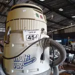 LOTE 454 - 01 ASPIRADOR DE PÓ MULTI VAC. (NO ESTADO) ATENÇÃO! FAZER A VISITAÇÃO ANTES DE ARREMATAR, NÃO SABEMOS SE FUNCIONA. LEILÃO NÃO TEM GARANTIA E NEM DEVOLUÇÃO, SUJEITO A POSSÍVEIS AVARIAS VISÍVEIS/OCULTAS E/OU AUSÊNCIA DE COMPONENTES.