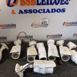 LOTE 431 - 01 LOTE COM VÁRIAS CÂMERAS DE SEGURANÇA MARCAS E MODELOS DIVERSOS. (NO ESTADO) ATENÇÃO! FAZER A VISITAÇÃO ANTES DE ARREMATAR, NÃO SABEMOS SE FUNCIONA. LEILÃO NÃO TEM GARANTIA E NEM DEVOLUÇÃO, SUJEITO A POSSÍVEIS AVARIAS VISÍVEIS/OCULTAS E/OU AUSÊNCIA DE COMPONENTES.