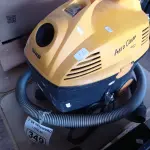 LOTE 349 - 01 ASPIRADOR DE PÓ MARCA WAP 220V. (NO ESTADO) ATENÇÃO! FAZER A VISITAÇÃO ANTES DE ARREMATAR, NÃO SABEMOS SE FUNCIONA. LEILÃO NÃO TEM GARANTIA E NEM DEVOLUÇÃO, SUJEITO A POSSÍVEIS AVARIAS VISÍVEIS/OCULTAS E/OU AUSÊNCIA DE COMPONENTES.