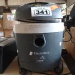 LOTE 341 - 01 ASPIRADOR DE PÓ MARCA ELECTROLUX. (NO ESTADO) ATENÇÃO! FAZER A VISITAÇÃO ANTES DE ARREMATAR, NÃO SABEMOS SE FUNCIONA. LEILÃO NÃO TEM GARANTIA E NEM DEVOLUÇÃO, SUJEITO A POSSÍVEIS AVARIAS VISÍVEIS/OCULTAS E/OU AUSÊNCIA DE COMPONENTES.