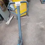 LOTE 518 - 01 PALETEIRA COM AVARIAS. (NO ESTADO) ATENÇÃO! FAZER A VISITAÇÃO ANTES DE ARREMATAR, NÃO SABEMOS SE FUNCIONA. LEILÃO NÃO TEM GARANTIA E NEM DEVOLUÇÃO, SUJEITO A POSSÍVEIS AVARIAS VISÍVEIS/OCULTAS E/OU AUSÊNCIA DE COMPONENTES.