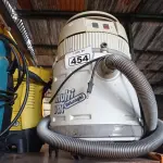 LOTE 454 - 01 ASPIRADOR DE PÓ MULTI VAC. (NO ESTADO) ATENÇÃO! FAZER A VISITAÇÃO ANTES DE ARREMATAR, NÃO SABEMOS SE FUNCIONA. LEILÃO NÃO TEM GARANTIA E NEM DEVOLUÇÃO, SUJEITO A POSSÍVEIS AVARIAS VISÍVEIS/OCULTAS E/OU AUSÊNCIA DE COMPONENTES.