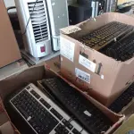 LOTE 498 - 01 LOTE COM GRANDE QUANTIDADE DE TECLADOS PARA PC MARCAS E MODELOS DIVERSOS. (NO ESTADO) ATENÇÃO! FAZER A VISITAÇÃO ANTES DE ARREMATAR, NÃO SABEMOS SE FUNCIONA. LEILÃO NÃO TEM GARANTIA E NEM DEVOLUÇÃO, SUJEITO A POSSÍVEIS AVARIAS VISÍVEIS/OCULTAS E/OU AUSÊNCIA DE COMPONENTES.