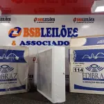 LOTE 114 - 02 PLAFONS 117 BRANCO MARCAS EDIBRAZ. (NO ESTADO) ATENÇÃO! FAZER A VISITAÇÃO ANTES DE ARREMATAR, NÃO SABEMOS SE FUNCIONA. LEILÃO NÃO TEM GARANTIA E NEM DEVOLUÇÃO, SUJEITO A POSSÍVEIS AVARIAS VISÍVEIS/OCULTAS E/OU AUSÊNCIA DE COMPONENTES.