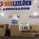 LOTE 146 - 02 CAIXAS COM COLA TUBO ST 175G, COM 15 FRASCOS CADA. (NO ESTADO) ATENÇÃO! FAZER A VISITAÇÃO ANTES DE ARREMATAR, NÃO SABEMOS SE FUNCIONA. LEILÃO NÃO TEM GARANTIA E NEM DEVOLUÇÃO, SUJEITO A POSSÍVEIS AVARIAS VISÍVEIS/OCULTAS E/OU AUSÊNCIA DE COMPONENTES.
