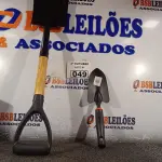 LOTE 049 - 01 ESPÁTULA PARA JARDINAGEM E 01 MINI PÁ PARA ACAMPAMENTO. (NO ESTADO) ATENÇÃO! FAZER A VISITAÇÃO ANTES DE ARREMATAR, NÃO SABEMOS SE FUNCIONA. LEILÃO NÃO TEM GARANTIA E NEM DEVOLUÇÃO, SUJEITO A POSSÍVEIS AVARIAS VISÍVEIS/OCULTAS E/OU AUSÊNCIA DE COMPONENTES.