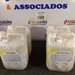 LOTE 129 - 10 LITROS DE DESINFETANTE HOSPITALAR PARA SUPERFÍCIES FIXAS E ARTIGOS NÃO CRÍTICOS E 10 LITROS DE REMOVEDOR DE CERAS E ACABAMENTOS. (NO ESTADO) ATENÇÃO! FAZER A VISITAÇÃO ANTES DE ARREMATAR, NÃO SABEMOS SE FUNCIONA. LEILÃO NÃO TEM GARANTIA E NEM DEVOLUÇÃO, SUJEITO A POSSÍVEIS AVARIAS VISÍVEIS/OCULTAS E/OU AUSÊNCIA DE COMPONENTES.