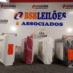 LOTE 054 - 04 PLAFONS DE SOBREPOR 20X20. (NO ESTADO) ATENÇÃO! FAZER A VISITAÇÃO ANTES DE ARREMATAR, NÃO SABEMOS SE FUNCIONA. LEILÃO NÃO TEM GARANTIA E NEM DEVOLUÇÃO, SUJEITO A POSSÍVEIS AVARIAS VISÍVEIS/OCULTAS E/OU AUSÊNCIA DE COMPONENTES.