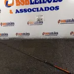 LOTE 221 - 01 VARA DE PESCA GRANDE. (NO ESTADO) ATENÇÃO! FAZER A VISITAÇÃO ANTES DE ARREMATAR, NÃO SABEMOS SE FUNCIONA. LEILÃO NÃO TEM GARANTIA E NEM DEVOLUÇÃO, SUJEITO A POSSÍVEIS AVARIAS VISÍVEIS/OCULTAS E/OU AUSÊNCIA DE COMPONENTES.