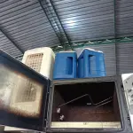 LOTE 102 - 01 FORNO ELÉTRICO, 01 CLIMATIZADOR E 02 GARRAFAS TÉRMICAS MARCAS E MODELOS DIVERSOS COM AVARIAS. (NO ESTADO) ATENÇÃO! FAZER A VISITAÇÃO ANTES DE ARREMATAR, NÃO SABEMOS SE FUNCIONA. LEILÃO NÃO TEM GARANTIA E NEM DEVOLUÇÃO, SUJEITO A POSSÍVEIS AVARIAS VISÍVEIS/OCULTAS E/OU AUSÊNCIA DE COMPONENTES.