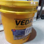 LOTE 174 - 01 BALDE DE VEDALIT, ADITIVO PLASTIFICANTE CONCENTRADO PARA ARGAMASSA DE ASSENTAMENTO E REBOCO CONVENCIONAL (COM AVARIAS). (NO ESTADO) ATENÇÃO! FAZER A VISITAÇÃO ANTES DE ARREMATAR, NÃO SABEMOS SE FUNCIONA. LEILÃO NÃO TEM GARANTIA E NEM DEVOLUÇÃO, SUJEITO A POSSÍVEIS AVARIAS VISÍVEIS/OCULTAS E/OU AUSÊNCIA DE COMPONENTES.