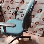 LOTE 177 - 01 CADEIRA DE ESCRITÓRIO COM BASE GIRATÓRIA. (NO ESTADO) ATENÇÃO! FAZER A VISITAÇÃO ANTES DE ARREMATAR, NÃO SABEMOS SE FUNCIONA. LEILÃO NÃO TEM GARANTIA E NEM DEVOLUÇÃO, SUJEITO A POSSÍVEIS AVARIAS VISÍVEIS/OCULTAS E/OU AUSÊNCIA DE COMPONENTES.