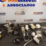 LOTE 145 - 01 LOTE COM VÁRIAS CÂMERAS DE SEGURANÇA MARCAS E MODELOS DIVERSOS. (NO ESTADO) ATENÇÃO! FAZER A VISITAÇÃO ANTES DE ARREMATAR, NÃO SABEMOS SE FUNCIONA. LEILÃO NÃO TEM GARANTIA E NEM DEVOLUÇÃO, SUJEITO A POSSÍVEIS AVARIAS VISÍVEIS/OCULTAS E/OU AUSÊNCIA DE COMPONENTES.