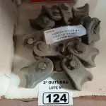 LOTE 124 - 10 MANILHAS/SAPATILHAS PARA CABO DE AÇO. (NO ESTADO) ATENÇÃO! FAZER A VISITAÇÃO ANTES DE ARREMATAR, NÃO SABEMOS SE FUNCIONA. LEILÃO NÃO TEM GARANTIA E NEM DEVOLUÇÃO, SUJEITO A POSSÍVEIS AVARIAS VISÍVEIS/OCULTAS E/OU AUSÊNCIA DE COMPONENTES.