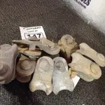 LOTE 147 - 10 MANILHAS/SAPATILHAS PARA CABO DE AÇO. (NO ESTADO) ATENÇÃO! FAZER A VISITAÇÃO ANTES DE ARREMATAR, NÃO SABEMOS SE FUNCIONA. LEILÃO NÃO TEM GARANTIA E NEM DEVOLUÇÃO, SUJEITO A POSSÍVEIS AVARIAS VISÍVEIS/OCULTAS E/OU AUSÊNCIA DE COMPONENTES.