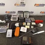 LOTE 064 - 01 LOTE COM VÁRIAS CALCULADORAS E PERIFÉRICOS DIVERSOS. (NO ESTADO) ATENÇÃO! FAZER A VISITAÇÃO ANTES DE ARREMATAR, NÃO SABEMOS SE FUNCIONA. LEILÃO NÃO TEM GARANTIA E NEM DEVOLUÇÃO, SUJEITO A POSSÍVEIS AVARIAS VISÍVEIS/OCULTAS E/OU AUSÊNCIA DE COMPONENTES.