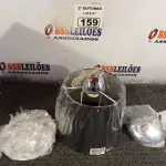 LOTE 159 - 01 LUMINÁRIA PENDENTE SÃO PAULO. (NO ESTADO) ATENÇÃO! FAZER A VISITAÇÃO ANTES DE ARREMATAR, NÃO SABEMOS SE FUNCIONA. LEILÃO NÃO TEM GARANTIA E NEM DEVOLUÇÃO, SUJEITO A POSSÍVEIS AVARIAS VISÍVEIS/OCULTAS E/OU AUSÊNCIA DE COMPONENTES.