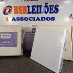 LOTE 164 - 02 LUMINÁRIAS DE EMBUTIR MARCAS EDIBRAZ. (NO ESTADO) ATENÇÃO! FAZER A VISITAÇÃO ANTES DE ARREMATAR, NÃO SABEMOS SE FUNCIONA. LEILÃO NÃO TEM GARANTIA E NEM DEVOLUÇÃO, SUJEITO A POSSÍVEIS AVARIAS VISÍVEIS/OCULTAS E/OU AUSÊNCIA DE COMPONENTES.