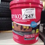 LOTE 247 - 01 BALDE DE DRYKOVEDA, ADITIVO IMPERMEABILIZANTE PARA ARGAMASSA E CONCRETO 18L. (NO ESTADO) ATENÇÃO! FAZER A VISITAÇÃO ANTES DE ARREMATAR, NÃO SABEMOS SE FUNCIONA. LEILÃO NÃO TEM GARANTIA E NEM DEVOLUÇÃO, SUJEITO A POSSÍVEIS AVARIAS VISÍVEIS/OCULTAS E/OU AUSÊNCIA DE COMPONENTES.