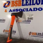 LOTE 046 - 01 MACHADINHA CAÇA E PESCA COM CABO EMBORRACHADO. (NO ESTADO) ATENÇÃO! FAZER A VISITAÇÃO ANTES DE ARREMATAR, NÃO SABEMOS SE FUNCIONA. LEILÃO NÃO TEM GARANTIA E NEM DEVOLUÇÃO, SUJEITO A POSSÍVEIS AVARIAS VISÍVEIS/OCULTAS E/OU AUSÊNCIA DE COMPONENTES.
