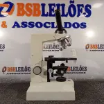LOTE 032 - 01 MICROSCÓPIO. (NO ESTADO) ATENÇÃO! FAZER A VISITAÇÃO ANTES DE ARREMATAR, NÃO SABEMOS SE FUNCIONA. LEILÃO NÃO TEM GARANTIA E NEM DEVOLUÇÃO, SUJEITO A POSSÍVEIS AVARIAS VISÍVEIS/OCULTAS E/OU AUSÊNCIA DE COMPONENTES.