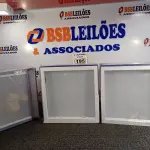 LOTE 195 - 03 LUMINÁRIAS DE EMBUTIR MARCA EDIBRAZ. (NO ESTADO) ATENÇÃO! FAZER A VISITAÇÃO ANTES DE ARREMATAR, NÃO SABEMOS SE FUNCIONA. LEILÃO NÃO TEM GARANTIA E NEM DEVOLUÇÃO, SUJEITO A POSSÍVEIS AVARIAS VISÍVEIS/OCULTAS E/OU AUSÊNCIA DE COMPONENTES.