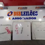 LOTE 229 - 03 LUMINÁRIAS QUADRADAS DE SOBREPOR. (NO ESTADO) ATENÇÃO! FAZER A VISITAÇÃO ANTES DE ARREMATAR, NÃO SABEMOS SE FUNCIONA. LEILÃO NÃO TEM GARANTIA E NEM DEVOLUÇÃO, SUJEITO A POSSÍVEIS AVARIAS VISÍVEIS/OCULTAS E/OU AUSÊNCIA DE COMPONENTES.
