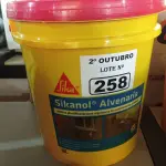 LOTE 258 - 01 BALDE DE SIKANOL ALVENARIA, ADITIVO PLASTIFICANTE PARA ARGAMASSA DE ASSENTAMENTO E REBOCO. (NO ESTADO) ATENÇÃO! FAZER A VISITAÇÃO ANTES DE ARREMATAR, NÃO SABEMOS SE FUNCIONA. LEILÃO NÃO TEM GARANTIA E NEM DEVOLUÇÃO, SUJEITO A POSSÍVEIS AVARIAS VISÍVEIS/OCULTAS E/OU AUSÊNCIA DE COMPONENTES.