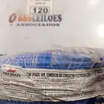LOTE 120 - 01 ROLO DE CABO FLEXÍVEL 100M 4MM NA COR AZUL. (NO ESTADO) ATENÇÃO! FAZER A VISITAÇÃO ANTES DE ARREMATAR, NÃO SABEMOS SE FUNCIONA. LEILÃO NÃO TEM GARANTIA E NEM DEVOLUÇÃO, SUJEITO A POSSÍVEIS AVARIAS VISÍVEIS/OCULTAS E/OU AUSÊNCIA DE COMPONENTES.