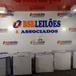 LOTE 276 - 05 LUMINÁRIAS DE EMBUTIR. (NO ESTADO) ATENÇÃO! FAZER A VISITAÇÃO ANTES DE ARREMATAR, NÃO SABEMOS SE FUNCIONA. LEILÃO NÃO TEM GARANTIA E NEM DEVOLUÇÃO, SUJEITO A POSSÍVEIS AVARIAS VISÍVEIS/OCULTAS E/OU AUSÊNCIA DE COMPONENTES.