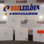 LOTE 053 - 04 LUMINÁRIAS EM ACRÍLICO MARCAS EDIBRAZ. (NO ESTADO) ATENÇÃO! FAZER A VISITAÇÃO ANTES DE ARREMATAR, NÃO SABEMOS SE FUNCIONA. LEILÃO NÃO TEM GARANTIA E NEM DEVOLUÇÃO, SUJEITO A POSSÍVEIS AVARIAS VISÍVEIS/OCULTAS E/OU AUSÊNCIA DE COMPONENTES.