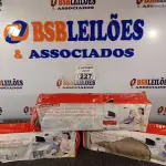 LOTE 227 - 03 SUPORTES PARA MICRO-ONDAS OU FORNO ELÉTRICO. (NO ESTADO) ATENÇÃO! FAZER A VISITAÇÃO ANTES DE ARREMATAR, NÃO SABEMOS SE FUNCIONA. LEILÃO NÃO TEM GARANTIA E NEM DEVOLUÇÃO, SUJEITO A POSSÍVEIS AVARIAS VISÍVEIS/OCULTAS E/OU AUSÊNCIA DE COMPONENTES.