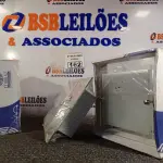 LOTE 162 - 03 LUMINÁRIAS DE EMBUTIR 20X20 MARCAS EDIBRAZ. (NO ESTADO) ATENÇÃO! FAZER A VISITAÇÃO ANTES DE ARREMATAR, NÃO SABEMOS SE FUNCIONA. LEILÃO NÃO TEM GARANTIA E NEM DEVOLUÇÃO, SUJEITO A POSSÍVEIS AVARIAS VISÍVEIS/OCULTAS E/OU AUSÊNCIA DE COMPONENTES.