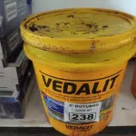 LOTE 238 - 01 BALDE DE VEDALIT, ADITIVO PLASTIFICANTE CONCENTRADO PARA ARGAMASSA DE ASSENTAMENTO E REBOCO CONVENCIONAL 18L. (NO ESTADO) ATENÇÃO! FAZER A VISITAÇÃO ANTES DE ARREMATAR, NÃO SABEMOS SE FUNCIONA. LEILÃO NÃO TEM GARANTIA E NEM DEVOLUÇÃO, SUJEITO A POSSÍVEIS AVARIAS VISÍVEIS/OCULTAS E/OU AUSÊNCIA DE COMPONENTES.